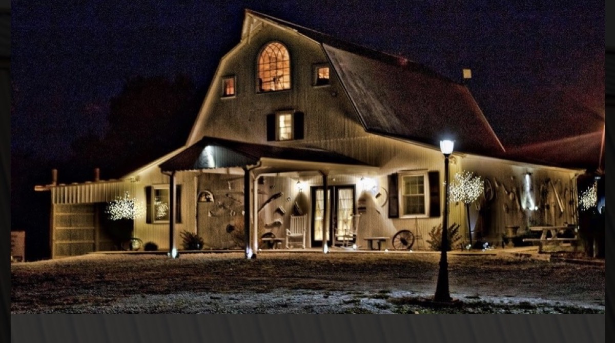 Historic Young's Lodge in Callao, Missouri, where Hidden Creek Whitetail hunters stay